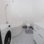 апарт на під голоском 15б 92-1 92-2 Lägenhet