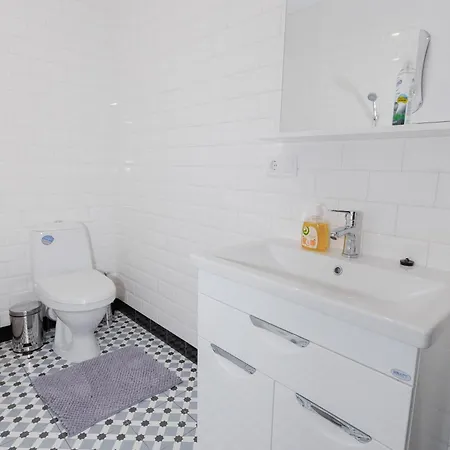 апарт на під голоском 15б *