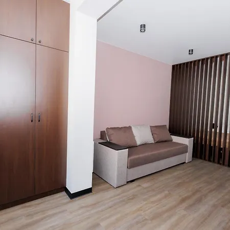 апарт на під голоском 15б *