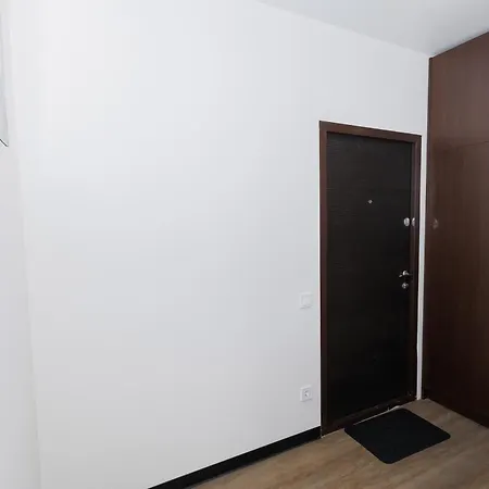 апарт на під голоском 15б *