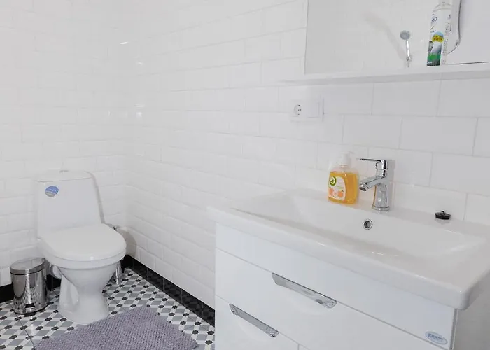 апарт на під голоском 15б *